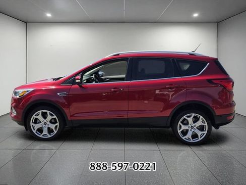 Used 2019 Ford Escape Titanium FWD image 2