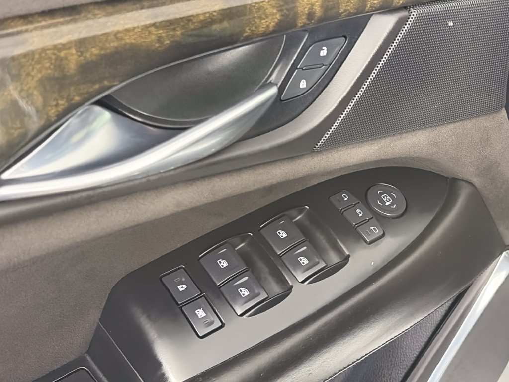 Used 2016 Cadillac Escalade Platinum AWD/4WD image 25