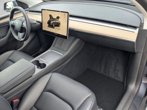 Used 2022 Tesla Model Y Long Range image 20