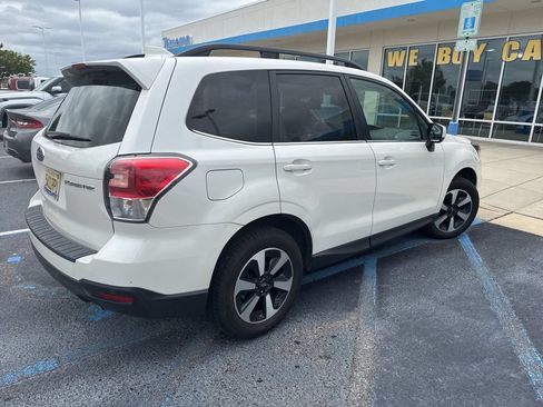 Used 2018 Subaru Forester 2.5i Limited AWD/4WD image 2
