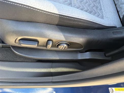 Used 2023 Chevrolet Equinox LT AWD/4WD image 7