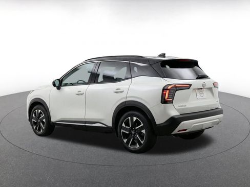 Used 2026 Nissan Kicks SV w/ Cold Weather Package AWD/4WD image 7