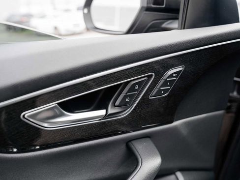 Used 2019 Audi Q8 Premium w/ Convenience Package image 14