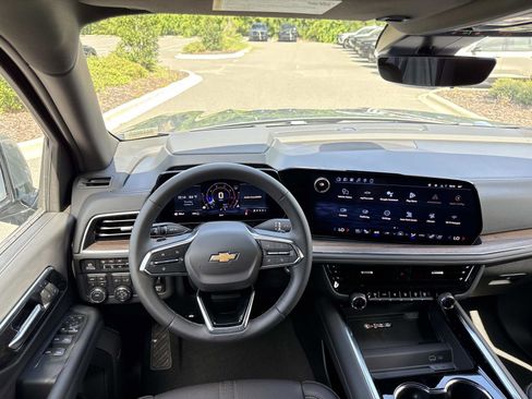 New 2026 Chevrolet Suburban High Country w/ Sun And Tow Package AWD/4WD image 14