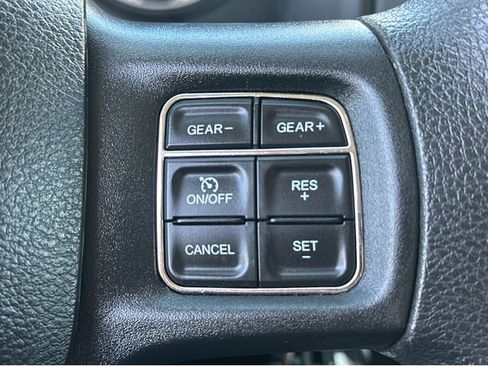 Used 2018 RAM 1500 Express RWD image 29