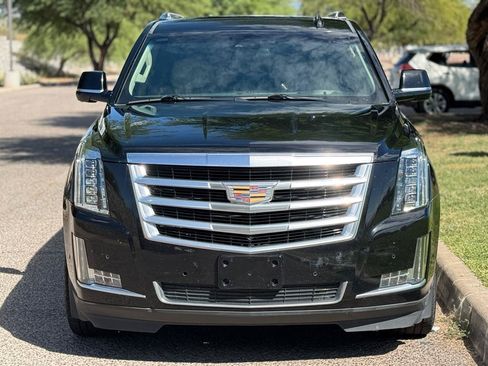 Used 2019 Cadillac Escalade ESV Luxury RWD image 8