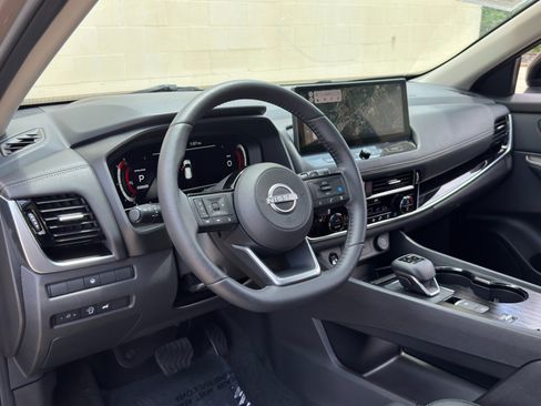 Used 2024 Nissan Rogue SL w/ SL Premium Package FWD image 13