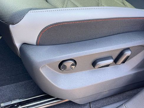 New 2025 Volkswagen Atlas Peak Edition SE image 28