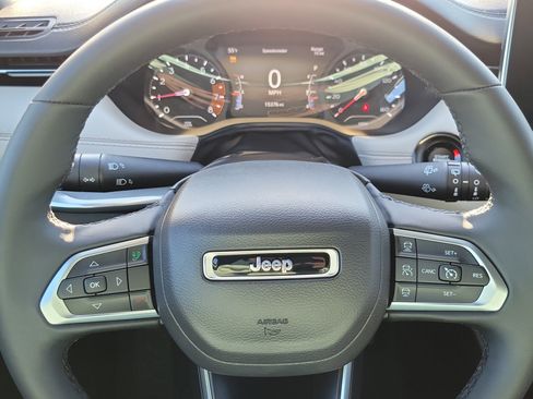 Used 2024 Jeep Compass Limited w/ Sun and Sound Group image 9