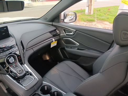 Used 2025 Acura RDX SH-AWD image 12