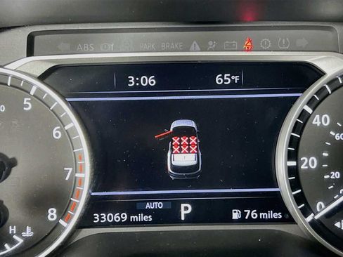 Used 2023 Nissan Pathfinder SL w/ Black Appearance Package AWD/4WD image 12