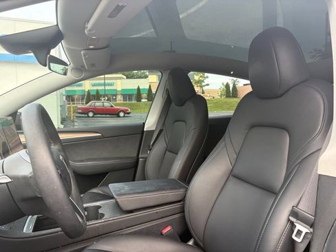 Used 2023 Tesla Model Y Long Range AWD/4WD image 6