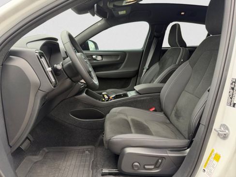 Used 2023 Volvo C40 P8 Recharge Ultimate w/ Protection Package Premier AWD/4WD image 10
