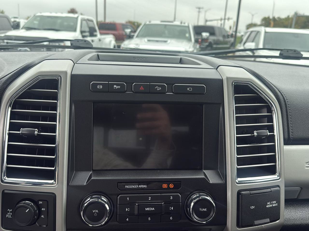 Used 2017 Ford F250 Lariat w/ Lariat Ultimate Package AWD/4WD image 15