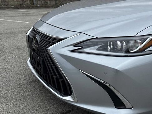 Certified 2025 Lexus ES 350 w/ Premium Package image 10