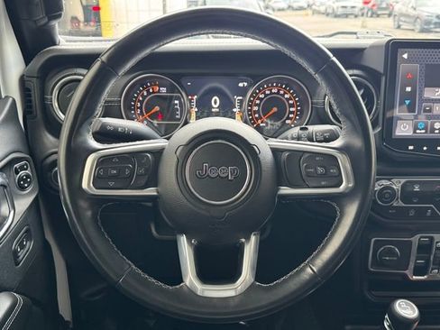 Used 2018 Jeep Wrangler Unlimited Sahara image 20