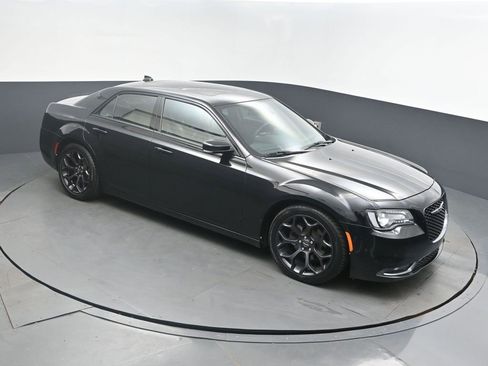 Used 2020 Chrysler 300 S w/ 300S Premium Group image 38
