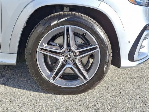 Certified 2025 Mercedes-Benz GLS 450 4MATIC image 8