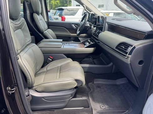 Used 2024 Lincoln Navigator Black Label AWD/4WD image 31