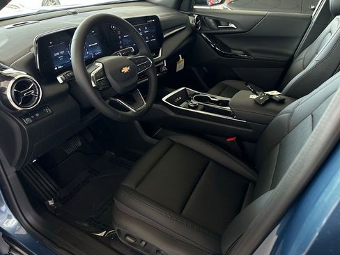 New 2026 Chevrolet Equinox LT w/ Convenience Package II FWD image 10