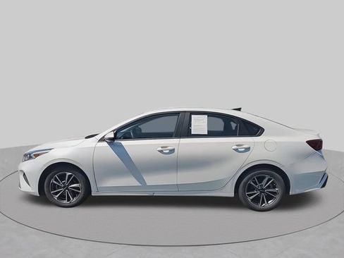 Used 2023 Kia Forte LXS w/ LXS Technology Package FWD image 5