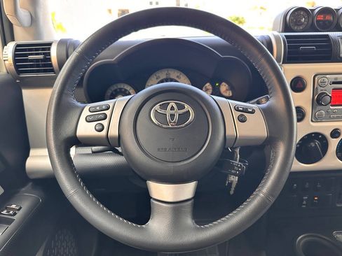 Used 2014 Toyota FJ Cruiser 4WD w/ Upgrade Package image 15