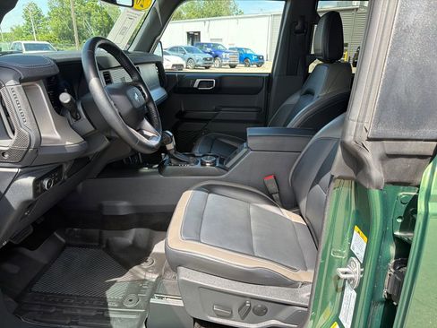 Used 2025 Ford Bronco Outer Banks AWD/4WD image 14