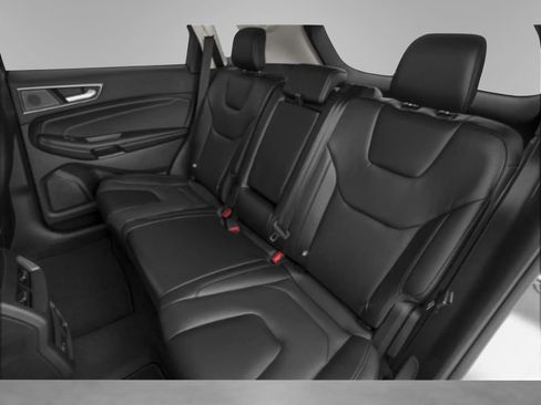 Certified 2024 Ford Edge Titanium image 10