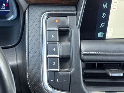 Used 2023 Chevrolet Suburban Premier AWD/4WD image 32