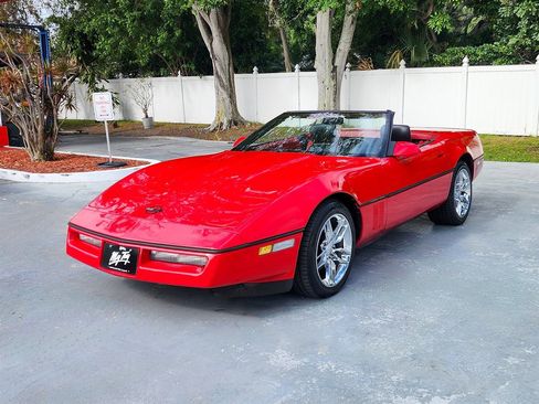 Used 1990 Chevrolet Corvette Convertible RWD image 4
