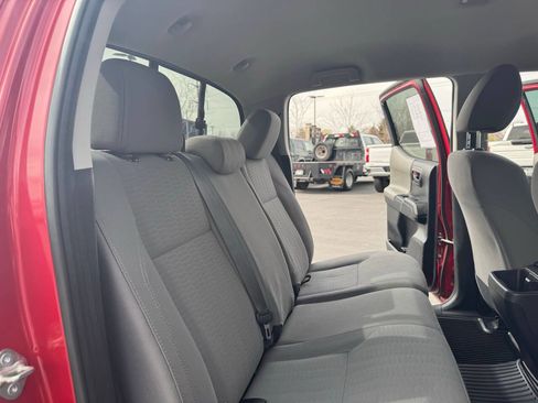 Used 2019 Toyota Tacoma SR image 31