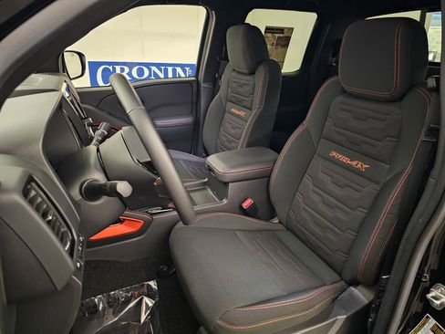 Used 2024 Nissan Frontier PRO-4X w/ Off-Road Protection Package image 16