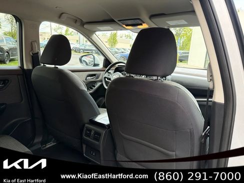 Used 2023 Nissan Rogue SV AWD/4WD image 14