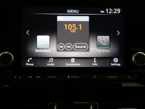 Used 2025 Nissan Pathfinder SV AWD/4WD image 17