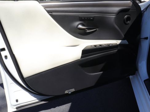 Used 2023 Lexus ES 350 F Sport image 14