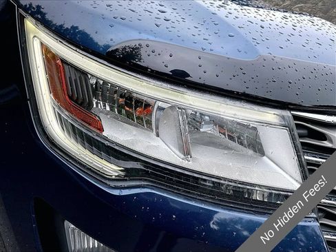 Used 2017 Ford Explorer XLT AWD/4WD image 21