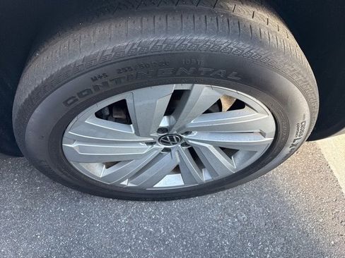 Used 2022 Volkswagen Atlas Cross Sport SE w/ Panoramic Sunroof Package image 6