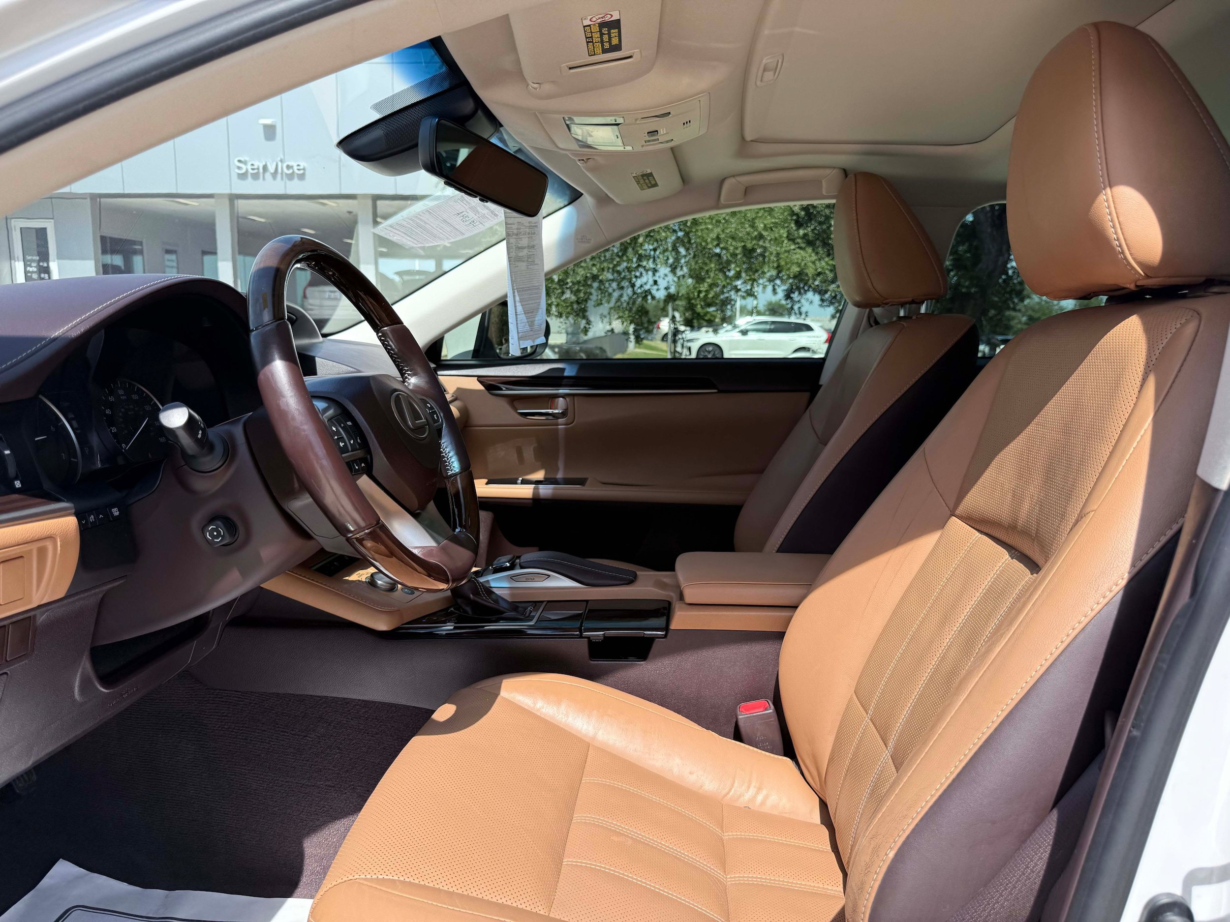 Used 2016 Lexus ES 350 w/ Luxury Package w/Wood Trim FWD image 12