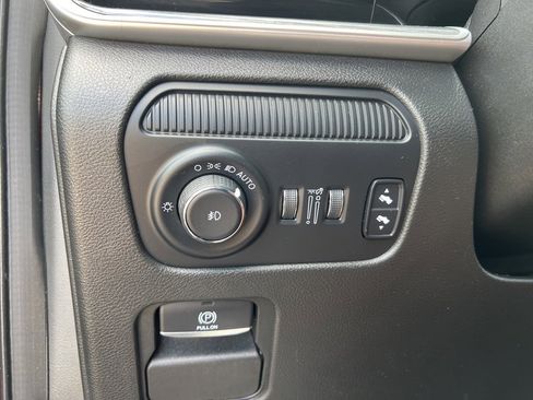 Used 2022 Jeep Wagoneer Series III w/ Convenience Group I image 15