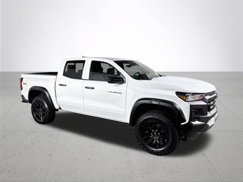Used 2026 Chevrolet Colorado Trail Boss AWD/4WD image 4