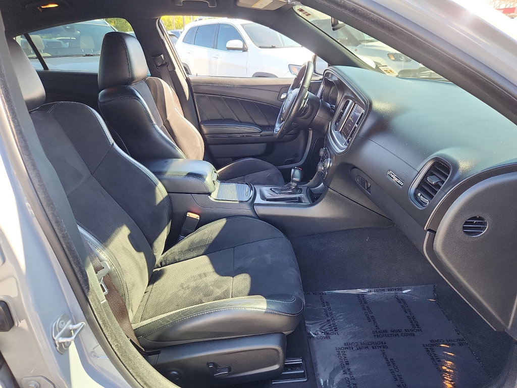 Used 2022 Dodge Charger R/T w/ Plus Group RWD image 11