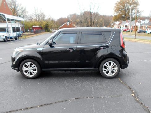 Used 2015 Kia Soul + image 1
