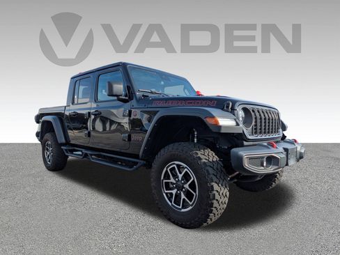 Used 2024 Jeep Gladiator Rubicon image 3