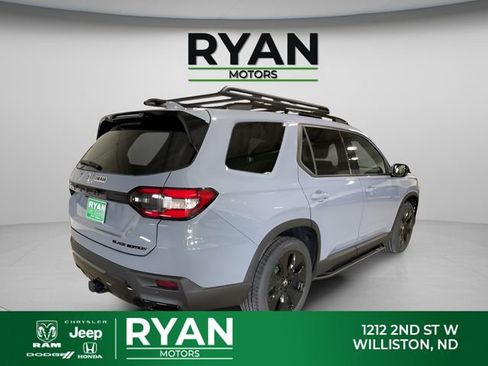 New 2026 Honda Pilot Black Edition image 9