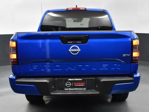 Used 2024 Nissan Frontier SV image 7
