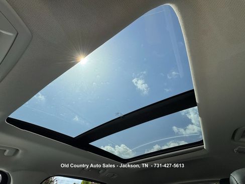 Used 2018 Ford Escape Titanium w/ Ford Safe & Smart Package AWD/4WD image 39