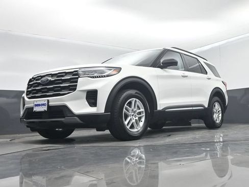 Certified 2025 Ford Explorer Active AWD/4WD image 49