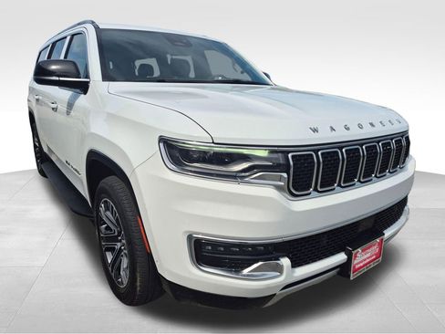 Used 2024 Jeep Wagoneer L Series II w/ Flexible Seating Group AWD/4WD image 7