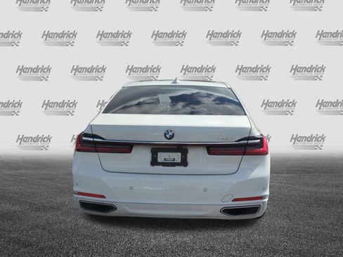 Certified 2022 BMW 740i w/ Premium Package image 9