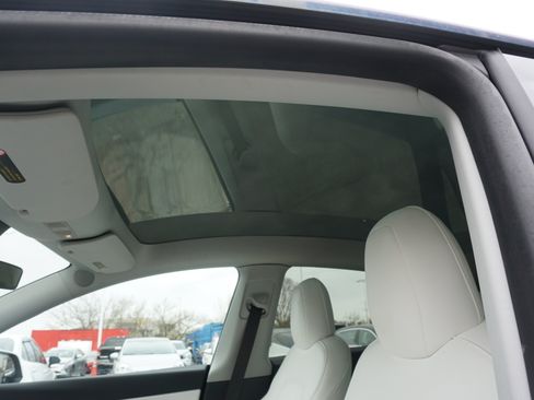 Used 2020 Tesla Model Y Long Range image 8